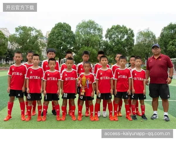 足球连过三人进球如梦——一场永难忘怀的突破奇迹
